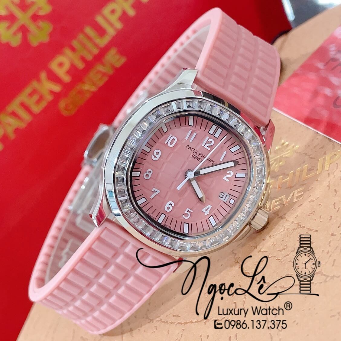 Đồng Hồ Patek Philippe Aquanaut Nữ Dây Silicon Màu Hồng Đính Đá Ống Vỏ Bạc Size 35mm