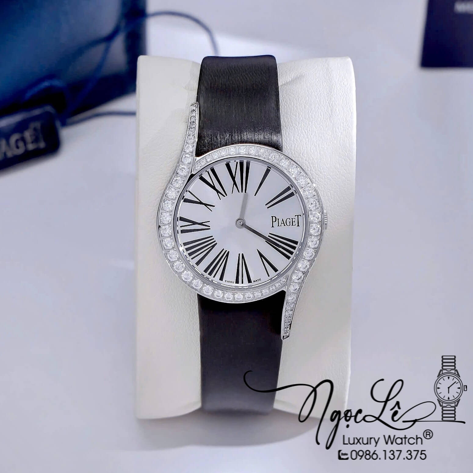Đồng Hồ Piaget Nữ Dây Da Lụa Màu Đen Mặt Số La Mã Đính Đá Size 32mm