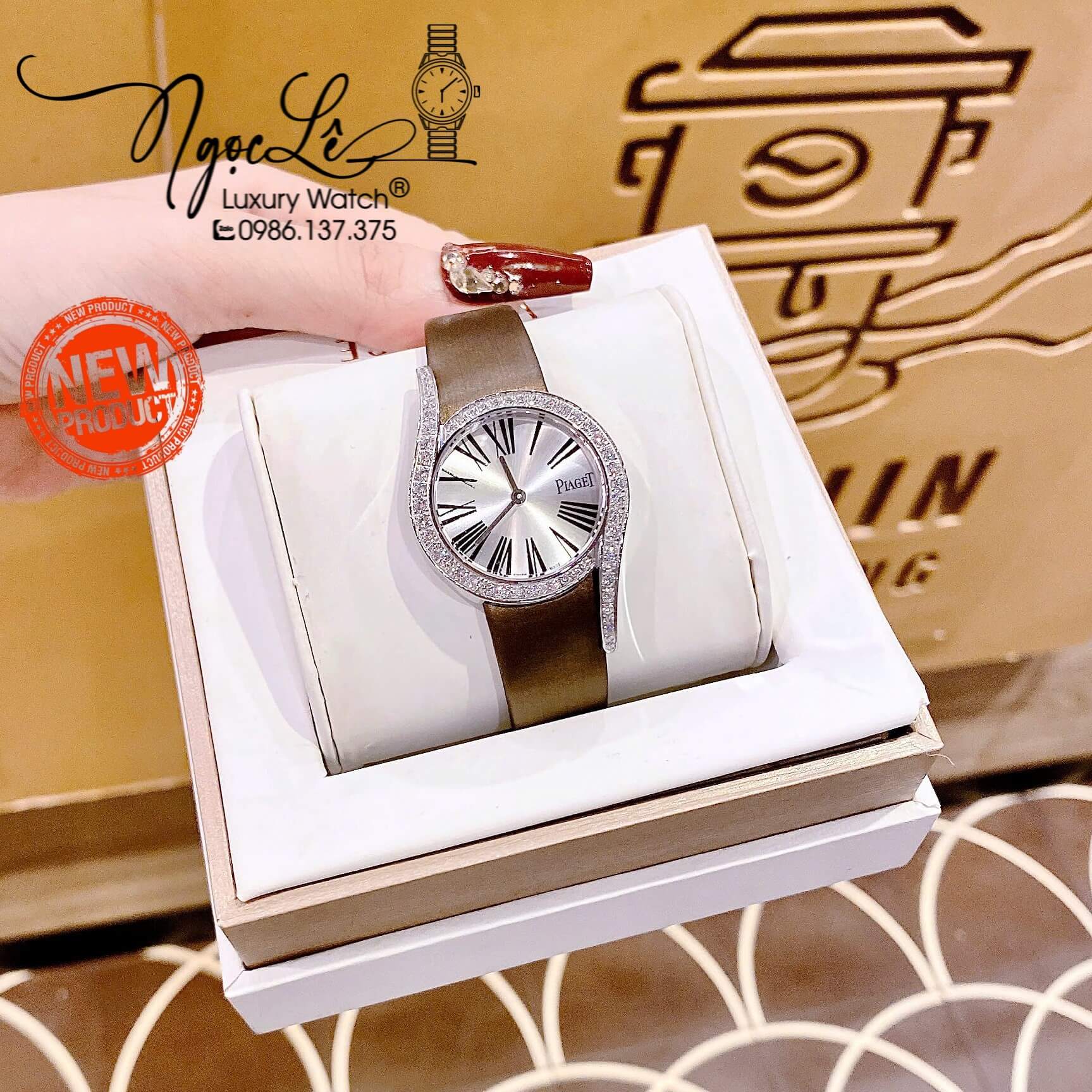 Đồng Hồ Piaget Nữ Dây Da Lụa Màu Nâu Mặt Số La Mã Đính Đá Size 32mm