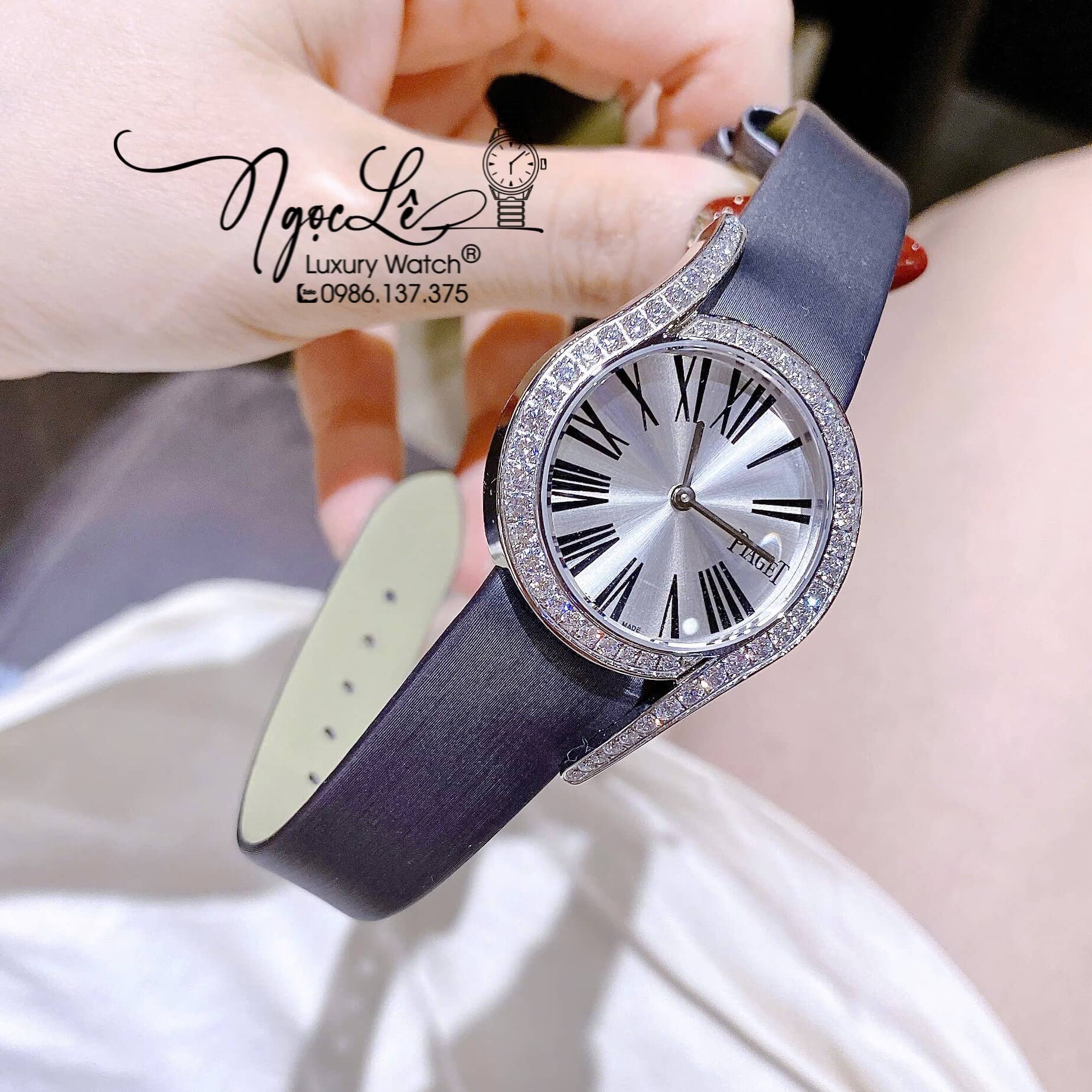 Đồng Hồ Piaget Nữ Dây Da Lụa Màu Xám Grey Mặt Số La Mã Đính Đá Size 32mm