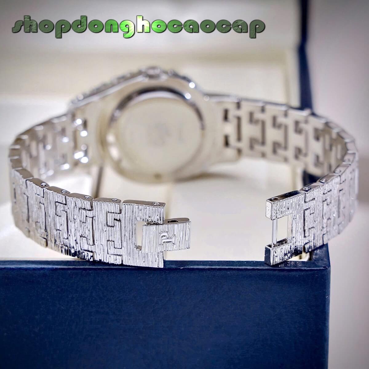 Đồng Hồ Piaget Nữ Dây Kim Loại Mesh Silver Viền Đá Xanh Ngọc Size 26mm - Máy Pin