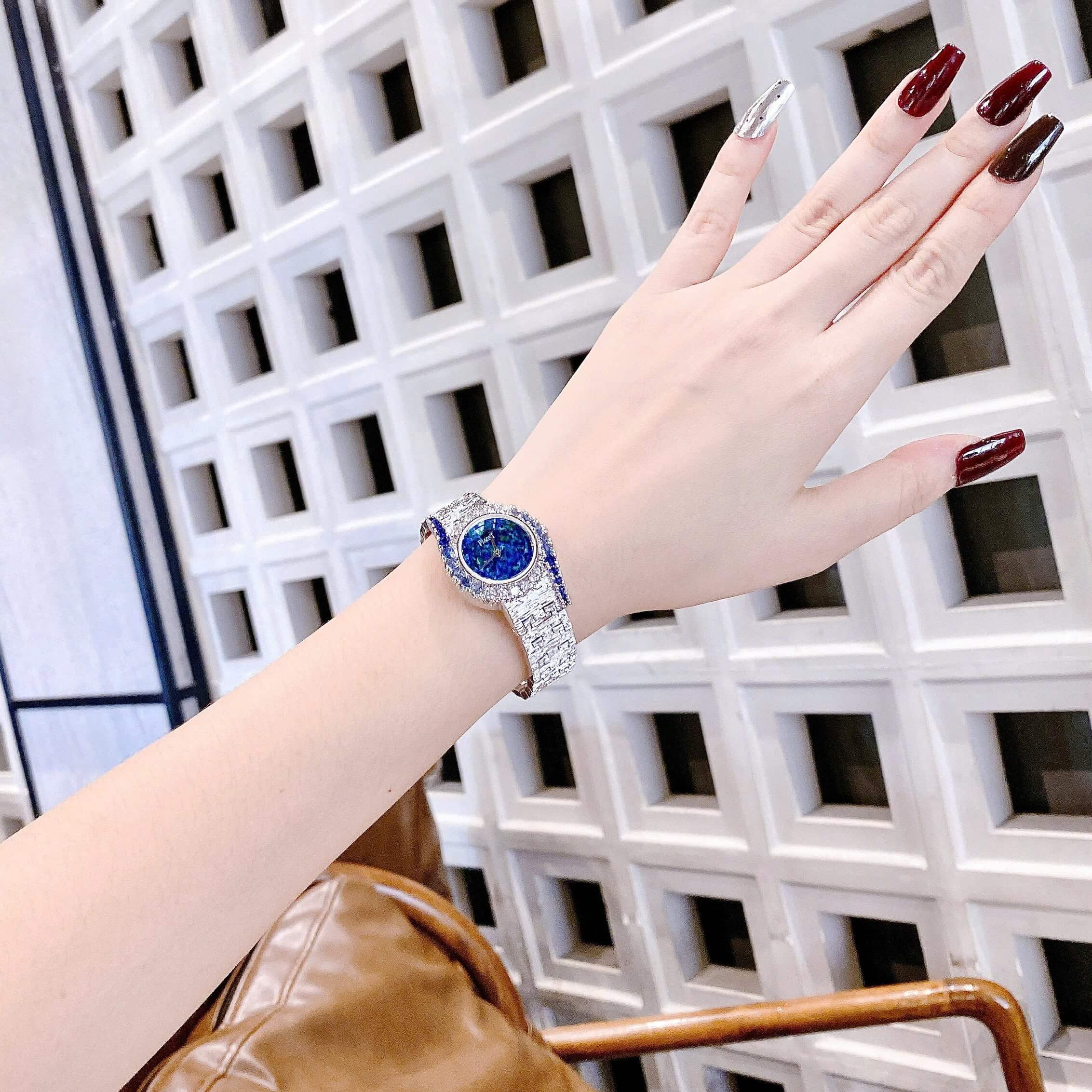 Đồng Hồ Piaget Nữ Dây Kim Loại Mesh Silver Viền Đá Xanh Thiên Hà Size 26mm - Máy Pin