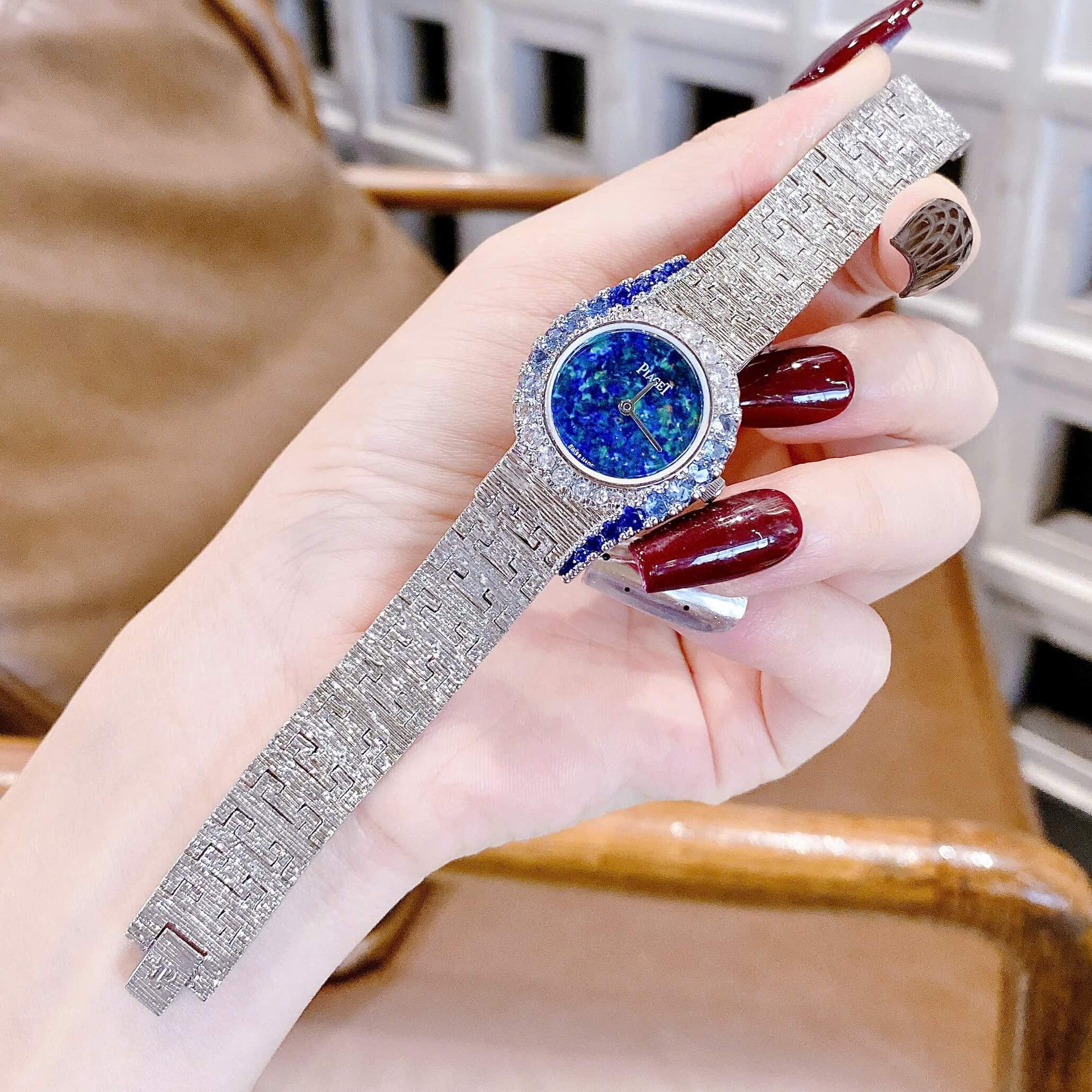 Đồng Hồ Piaget Nữ Dây Kim Loại Mesh Silver Viền Đá Xanh Thiên Hà Size 26mm - Máy Pin