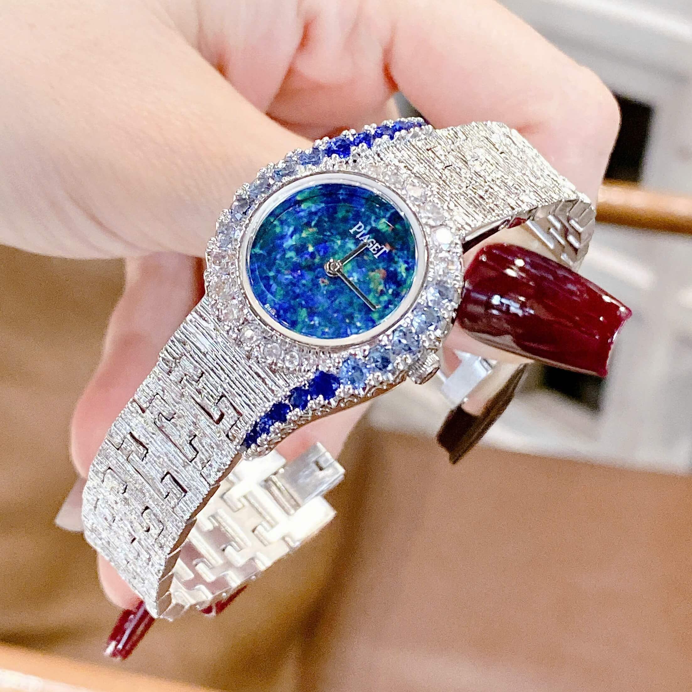 Đồng Hồ Piaget Nữ Dây Kim Loại Mesh Silver Viền Đá Xanh Thiên Hà Size 26mm - Máy Pin