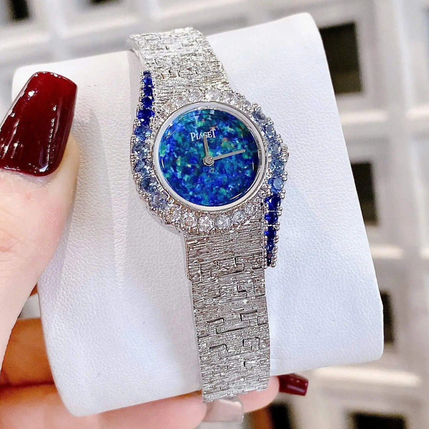 Đồng Hồ Piaget Nữ Dây Kim Loại Mesh Silver Viền Đá Xanh Thiên Hà Size 26mm - Máy Pin