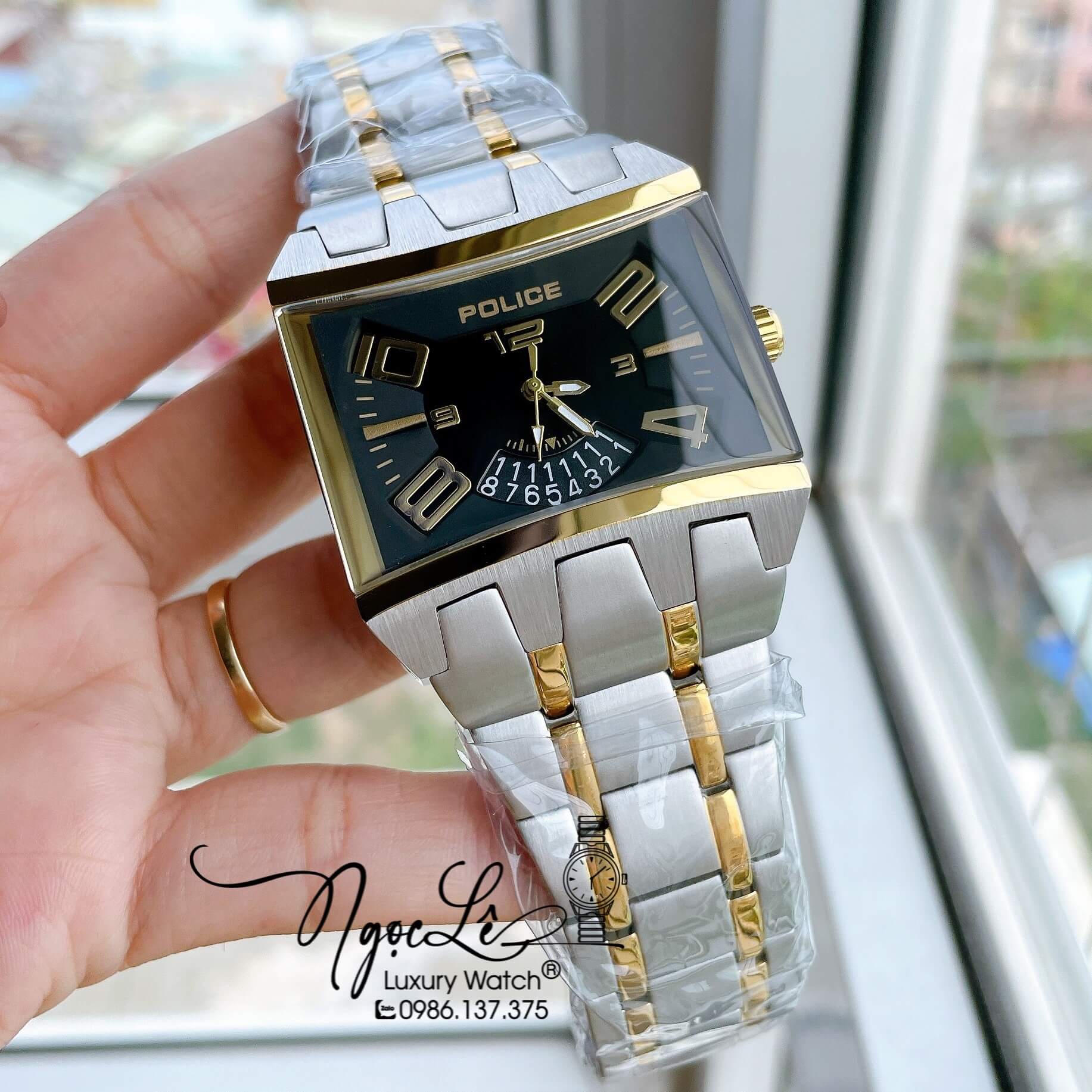 Đồng Hồ Police Nam Mặt Vuông Dây Kim Loại Demi Vàng Mặt Đen Size 42mm