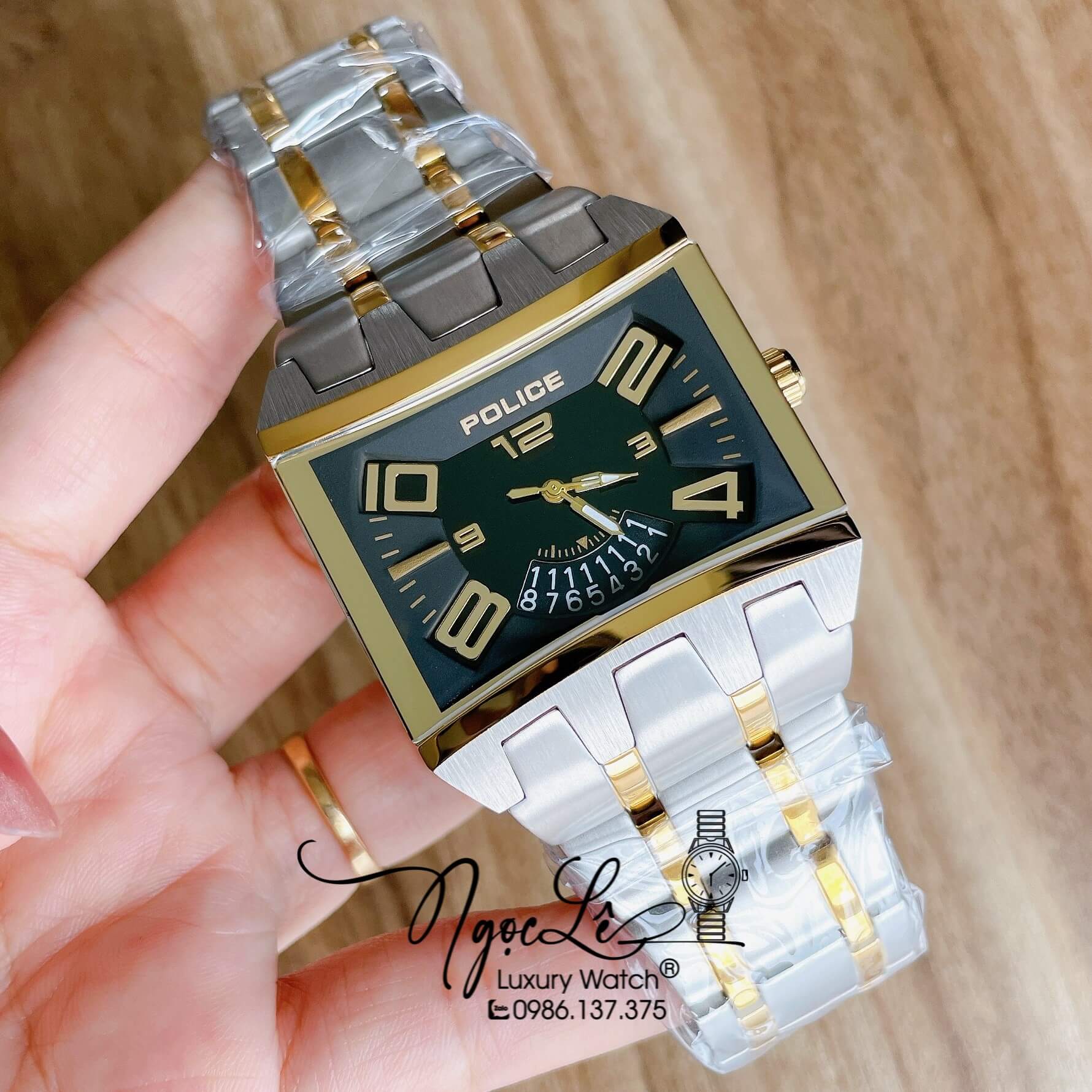 Đồng Hồ Police Nam Mặt Vuông Dây Kim Loại Demi Vàng Mặt Đen Size 42mm