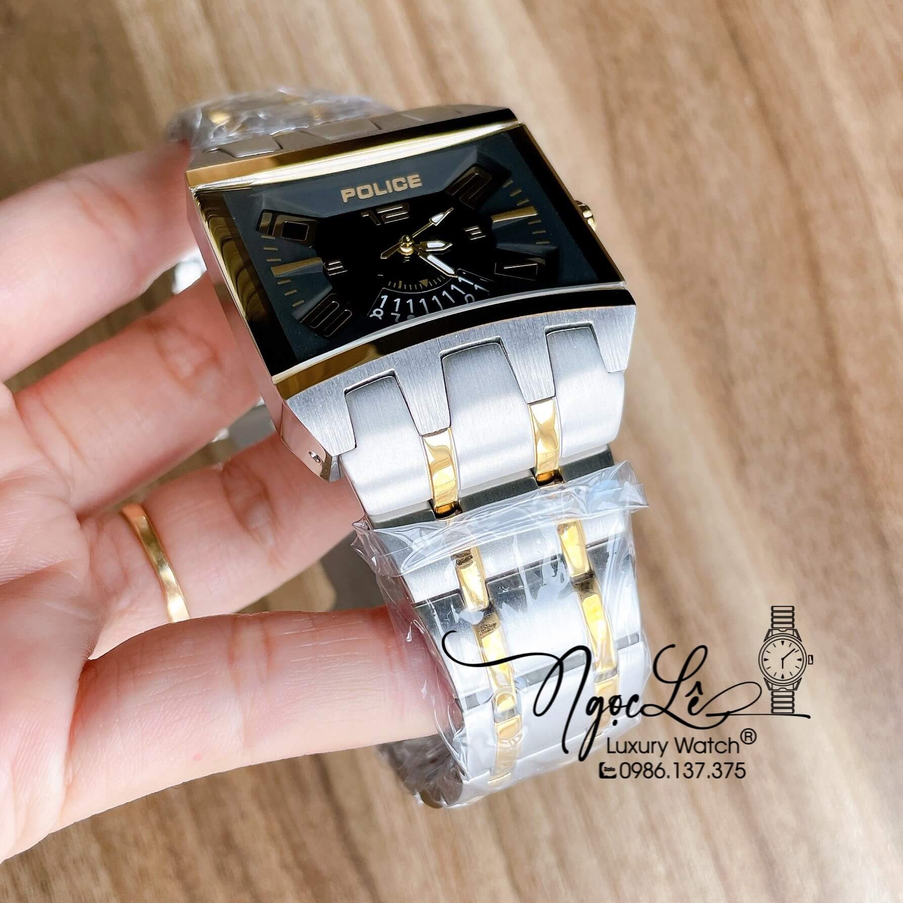 Đồng Hồ Police Nam Mặt Vuông Dây Kim Loại Demi Vàng Mặt Đen Size 42mm