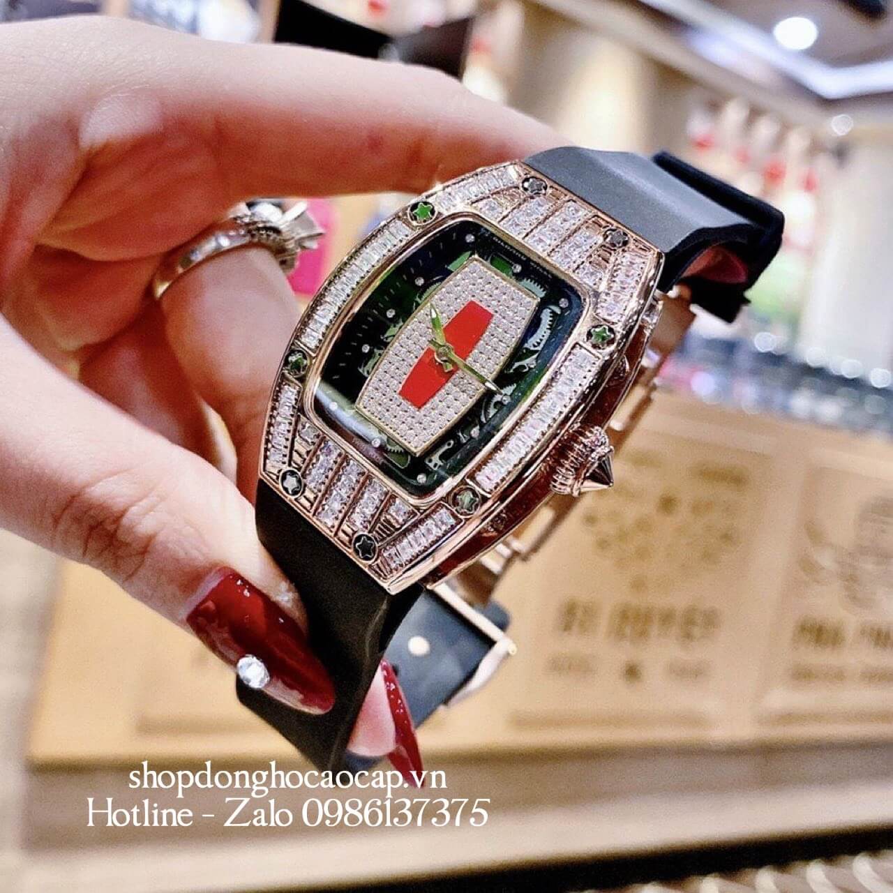 Đồng Hồ Richard Mille Nữ Siêu Cấp Máy Pin Silicon Đen Rose