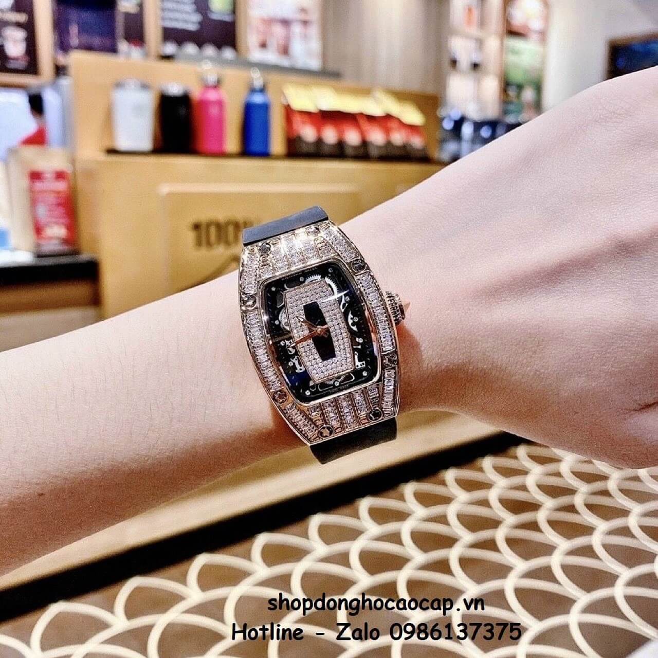 Đồng Hồ Richard Mille Nữ Siêu Cấp Máy Pin Silicon Đen Rose Lõi Đen