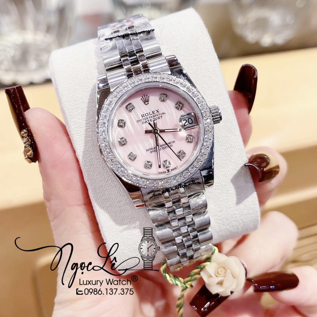 Đồng Hồ Rolex Datejust Nữ Máy Pin Màu Bạc Mặt Hồng Xà Cừ Viền Đá 32mm