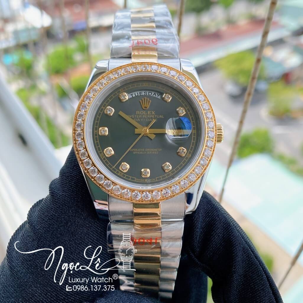 Đồng Hồ Rolex Day-Date Automatic Dây Kim Loại Demi Vàng Mặt Xám Đính Đá 41mm