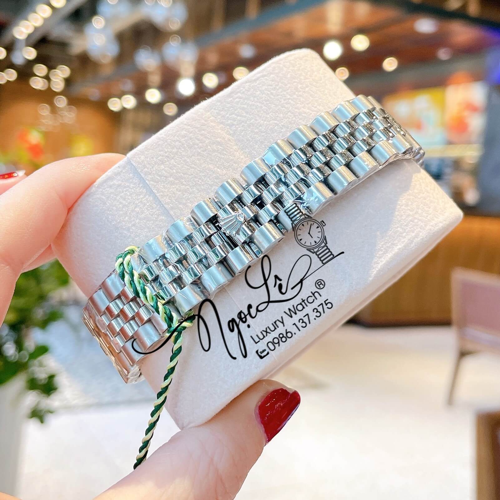 Đồng Hồ Nam Rolex Datejust Pin Dây Kim Loại Màu Bạc Đính Đá Size 41mm Mặt Số La Mã