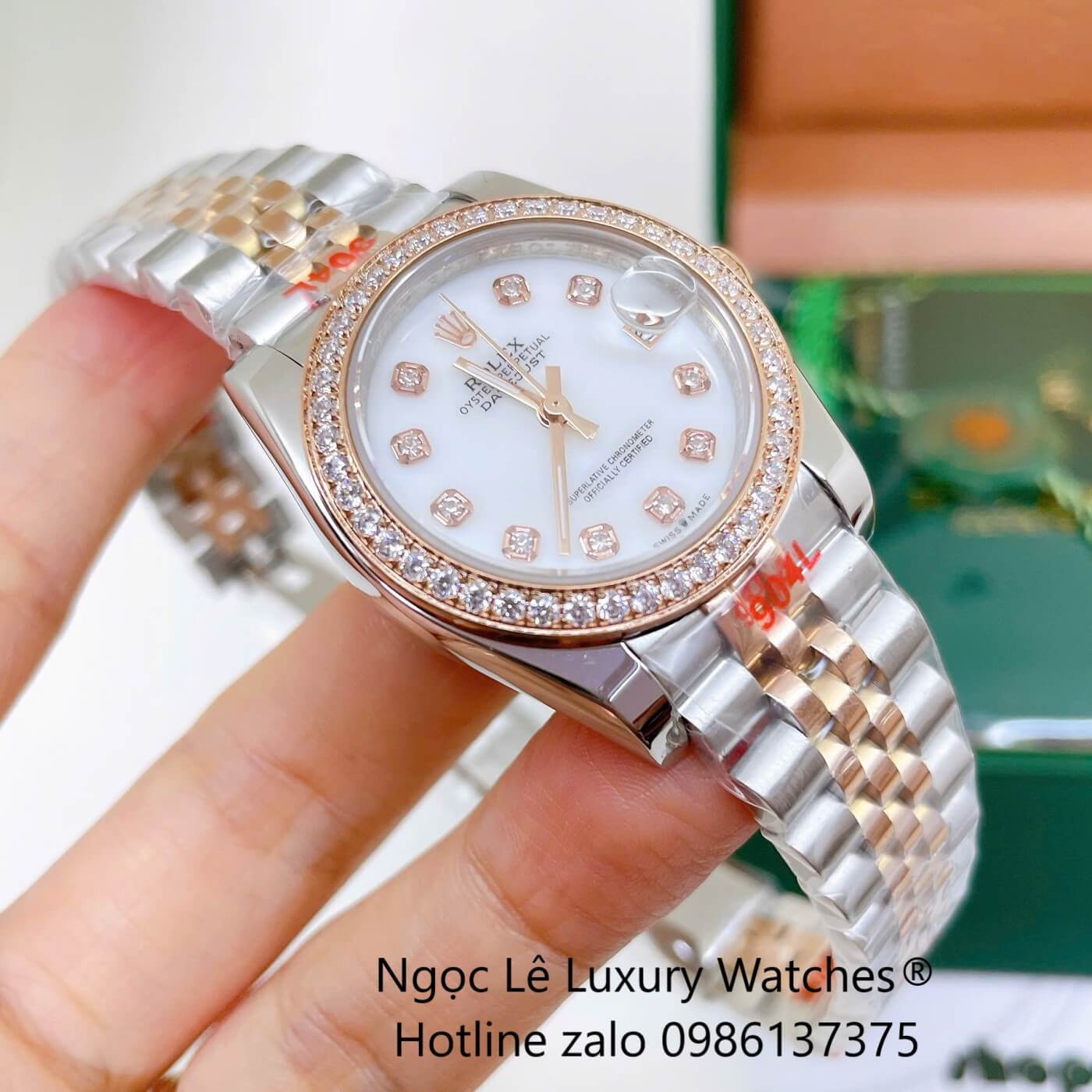 Đồng Hồ Rolex Datejust Nữ Dây Thép Demi Rose Mặt Xà Cừ Trắng Niềng Đính Đá Size 31mm - Quartz
