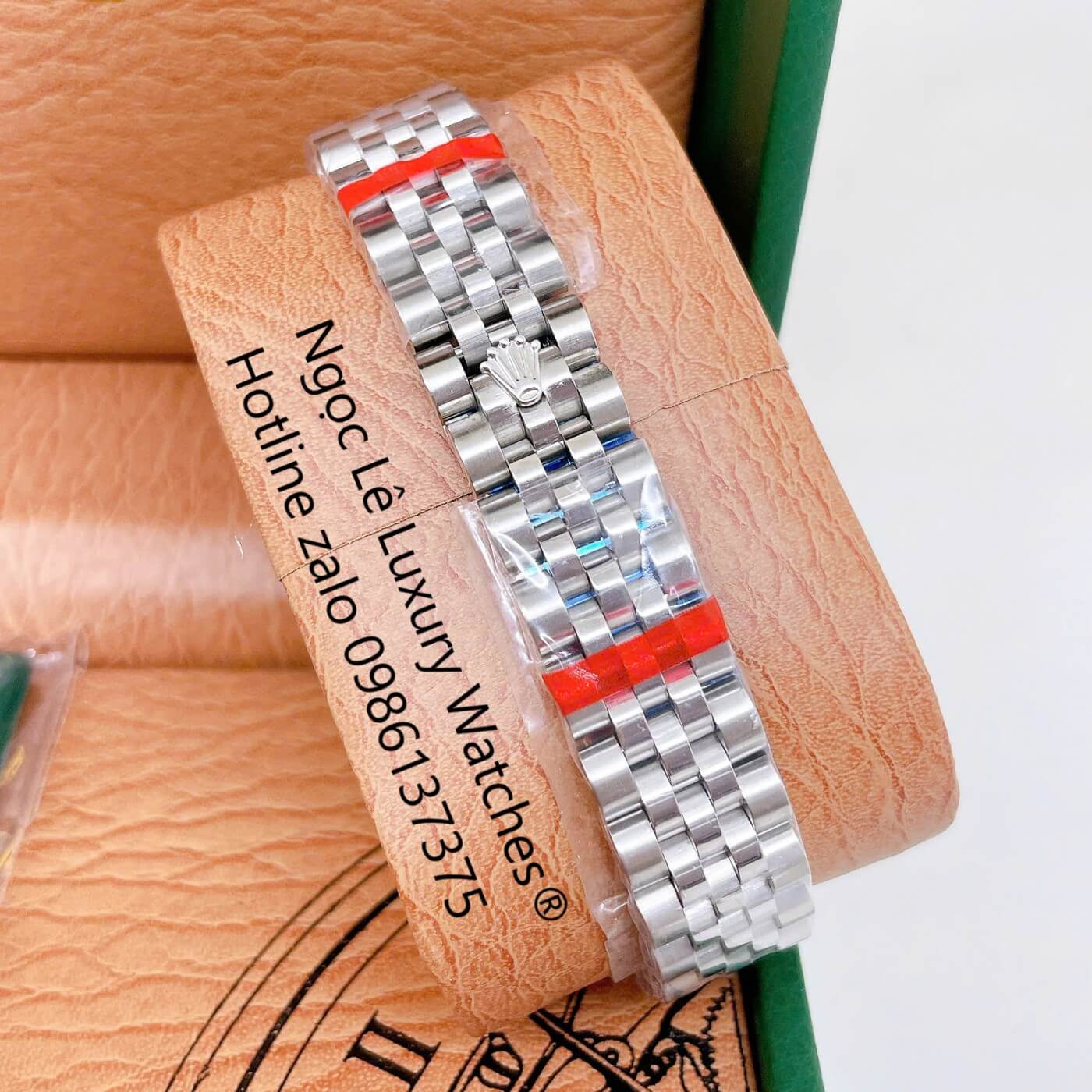 Đồng Hồ Rolex Datejust Nữ Dây Thép Silver Mặt Xà Cừ Trắng Niềng Đính Đá Size 31mm - Quartz