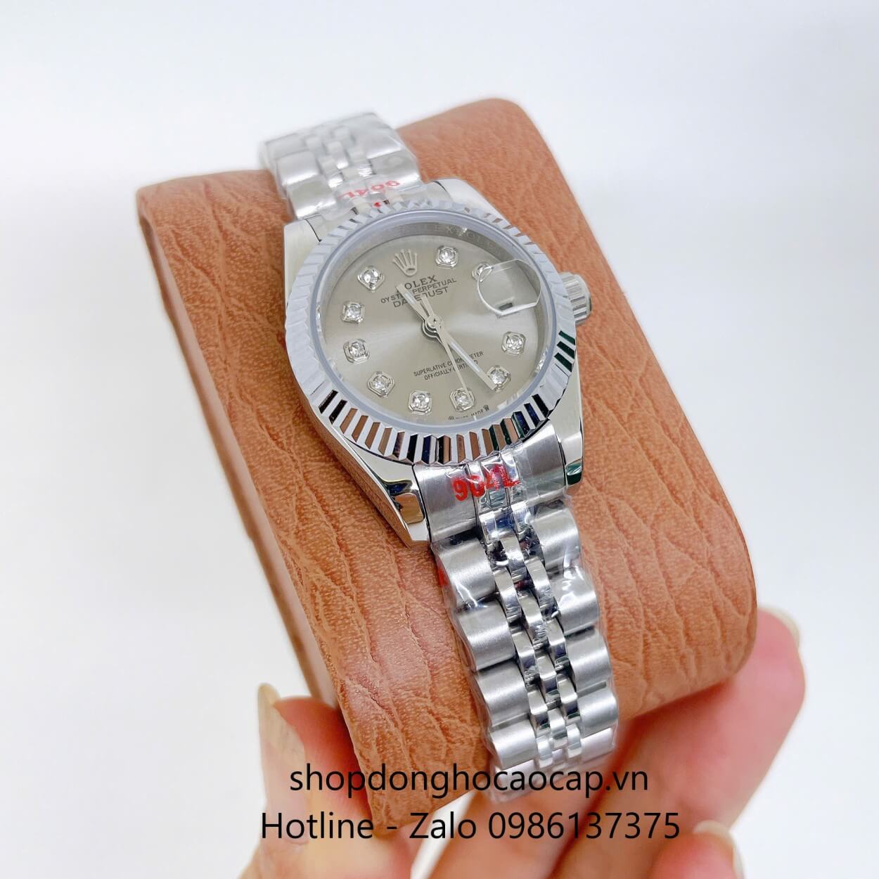 Đồng Hồ Rolex Datejust Nữ Máy Pin Dây Kim Loại Bạc Mặt Xám Size 28mm Viền Khía