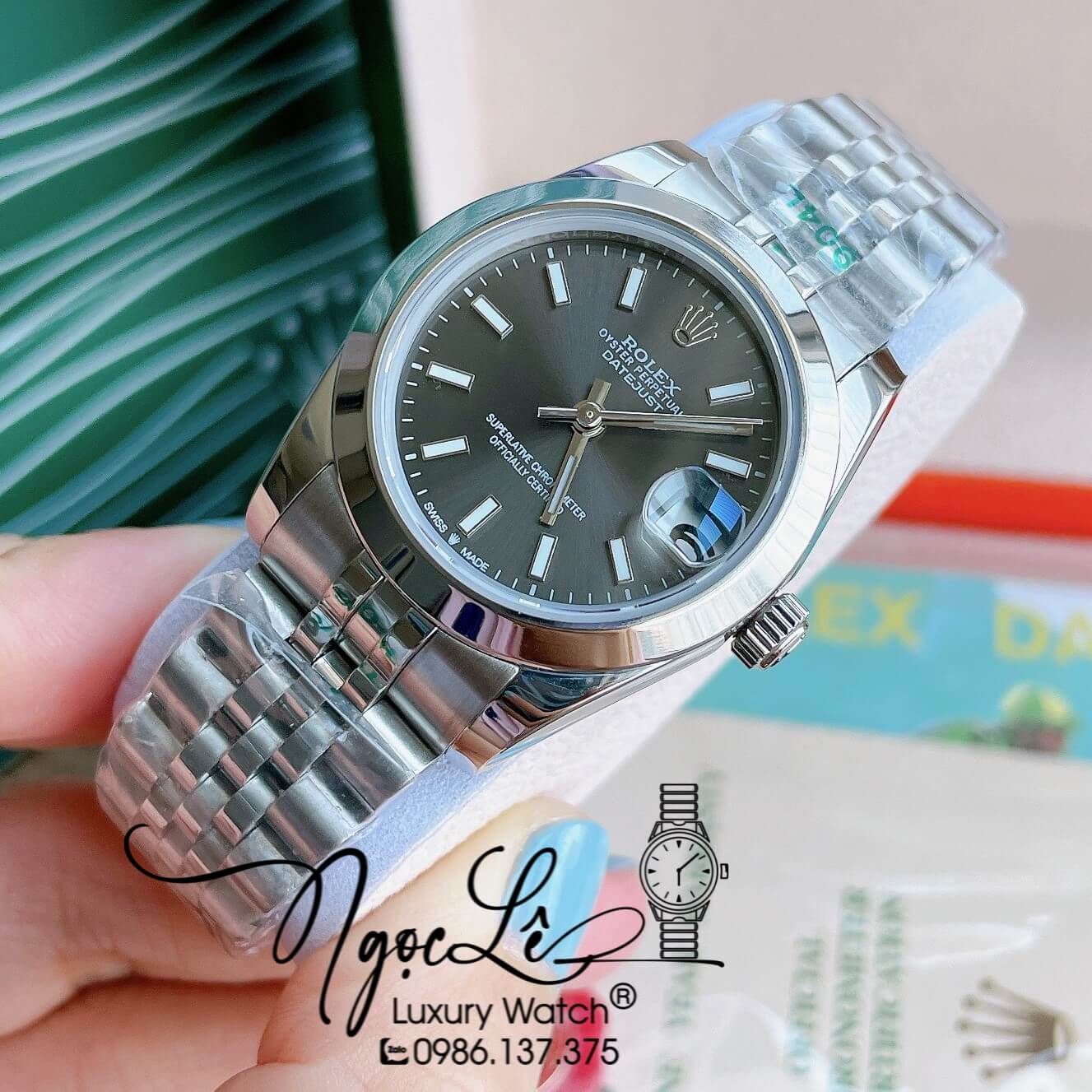 Đồng Hồ Rolex Datejust Automatic Nữ Màu Bạc Mặt Xám Đen Niềng Trơn Size 31mm