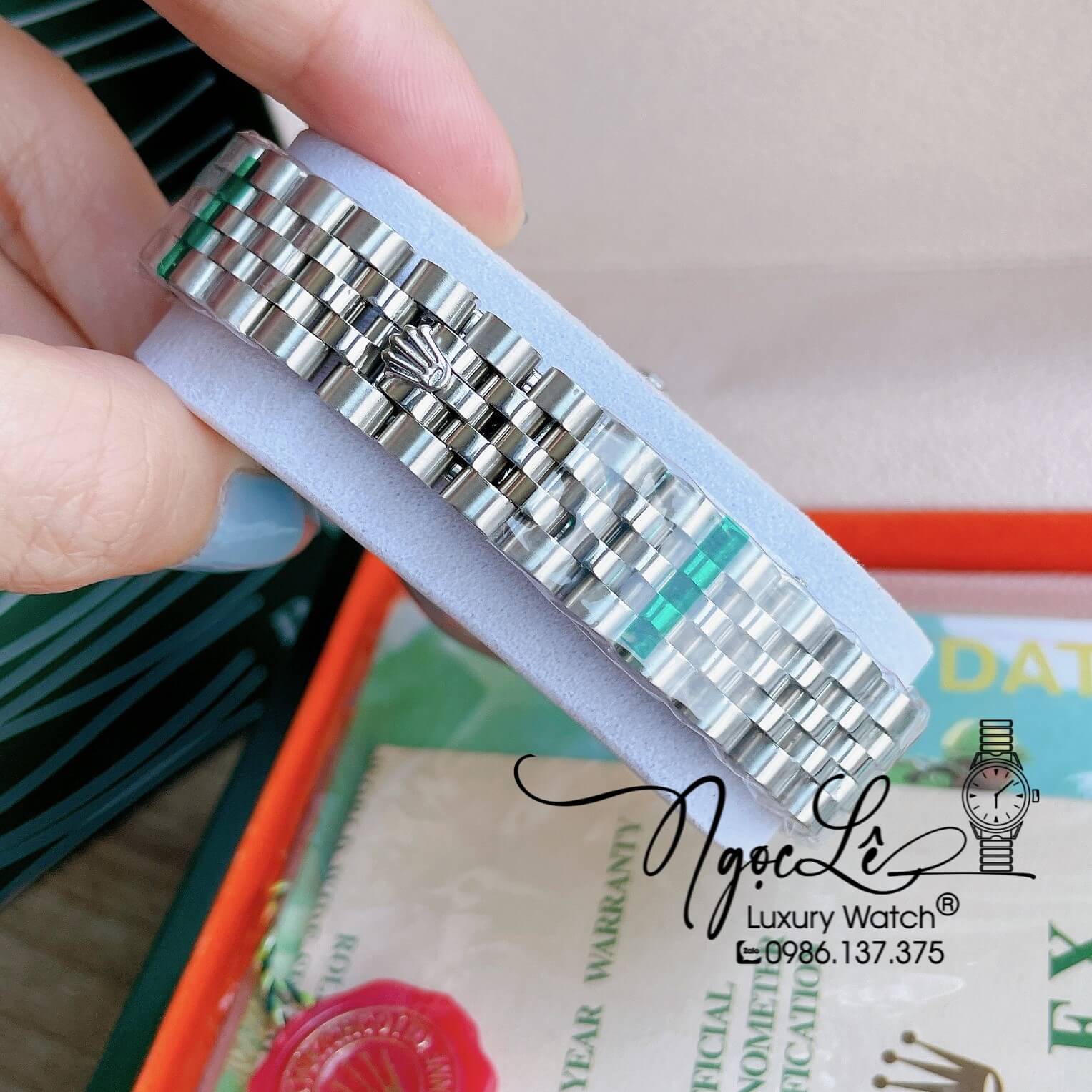 Đồng Hồ Rolex Datejust Automatic Nữ Màu Bạc Mặt Trắng Niềng Trơn Size 31mm
