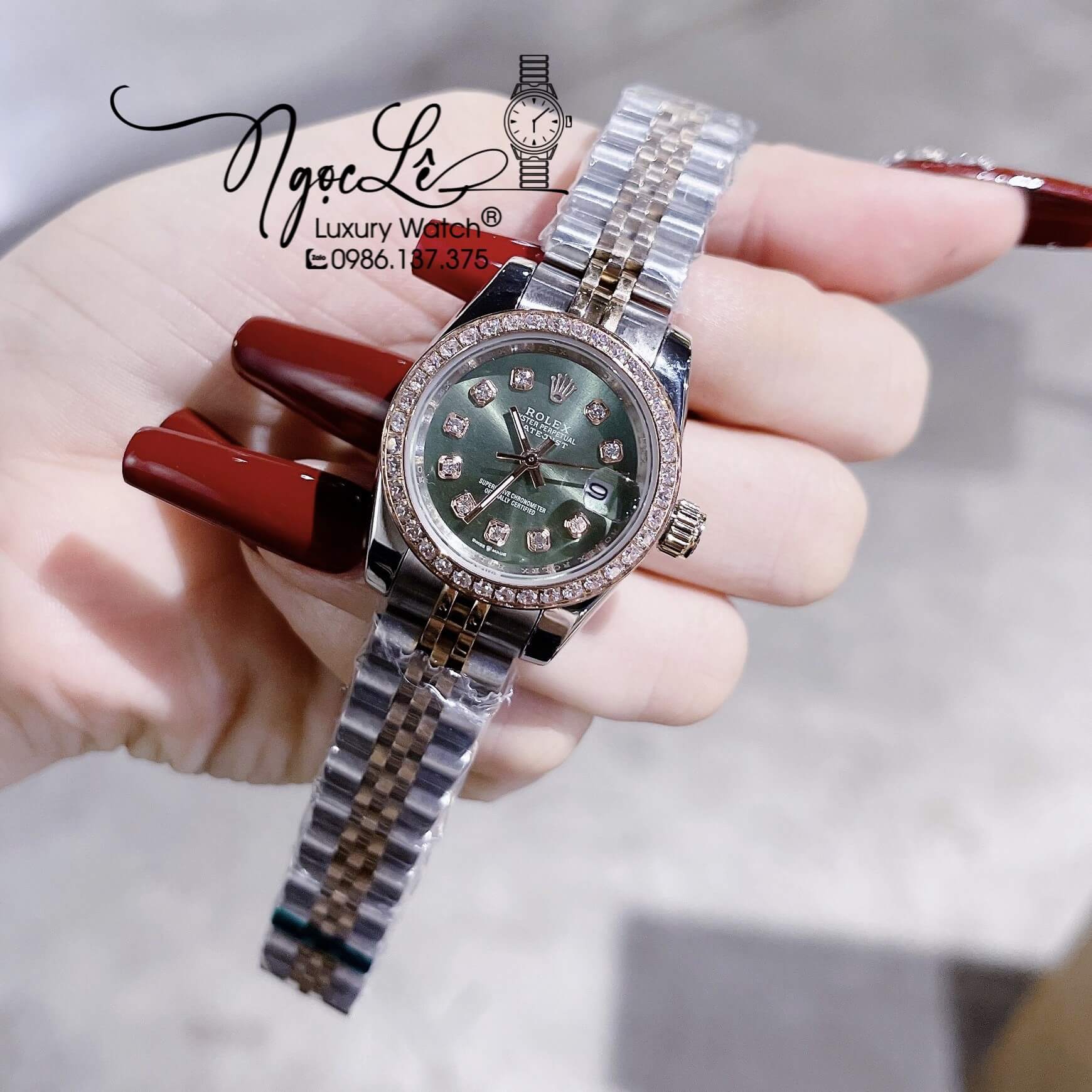 Đồng Hồ Nữ Rolex Datejust Pin Demi Vàng Mặt Xanh Lục Đính Đá Size 28mm