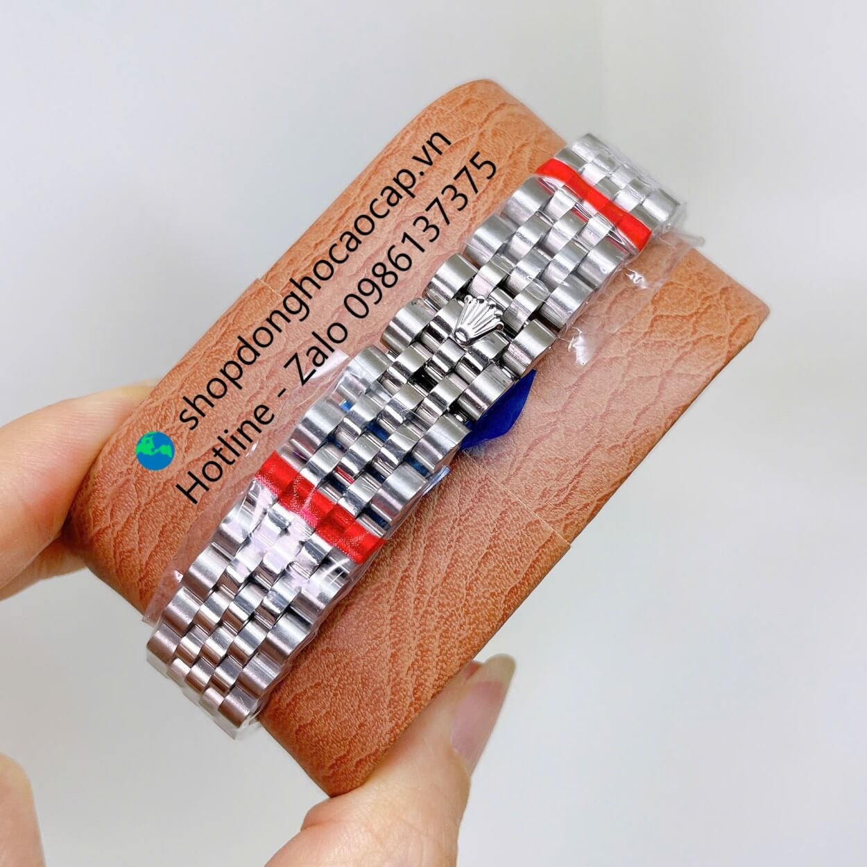 Đồng Hồ Rolex Datejust Nữ Máy Pin Dây Kim Loại Bạc Mặt Đen Niềng Khía Size 31mm