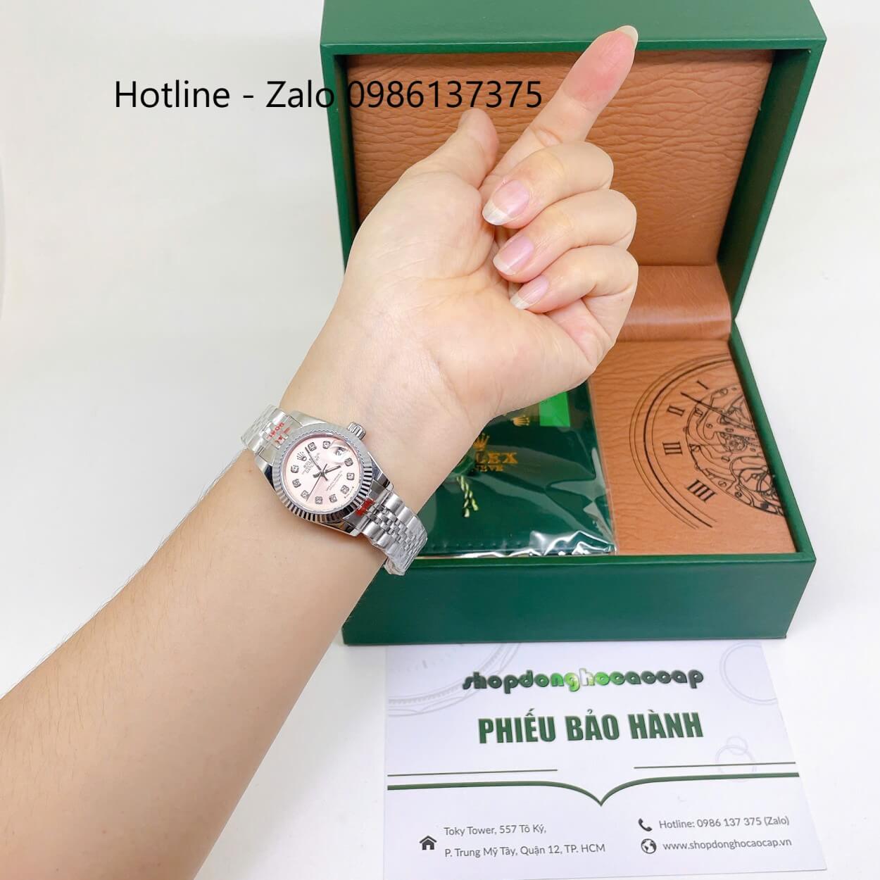 Đồng Hồ Rolex Datejust Nữ Máy Pin Dây Kim Loại Bạc Mặt Hồng Nhạt Size 28mm Viền Khía