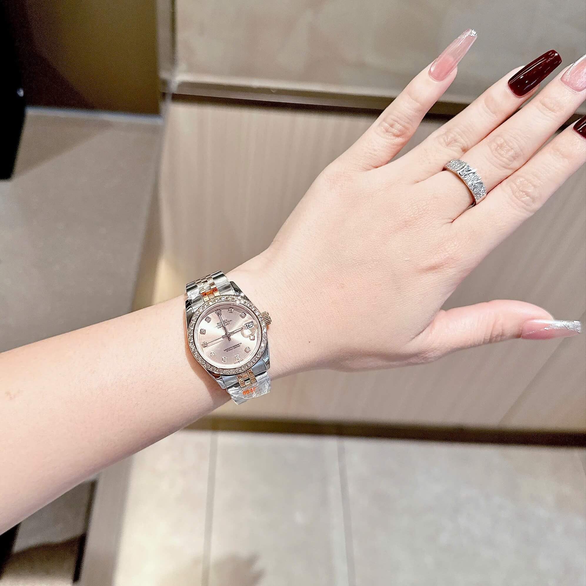 Đồng Hồ Rolex Datejust Nữ Máy Pin Dây Thép Demi Rose Mặt Rose Size 31mm Viền Đá Khóa Hộp
