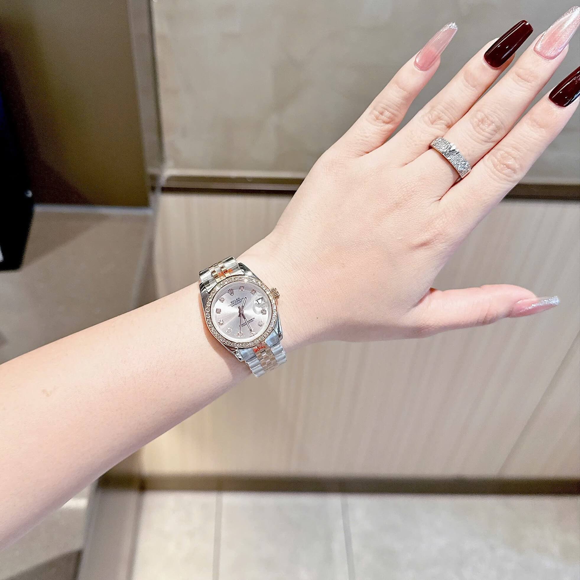 Đồng Hồ Rolex Datejust Nữ Máy Pin Dây Thép Demi Rose Size 31mm Viền Đá Khóa Hộp