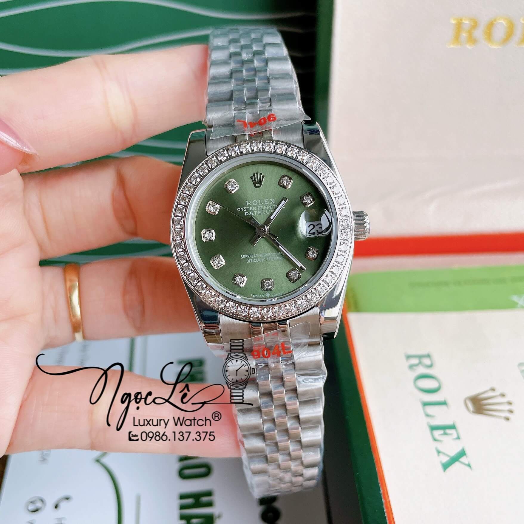 Đồng Hồ Nữ Rolex Datejust Pin Màu Bạc Mặt Xanh Rêu Đính Đá Size 32mm Full Box