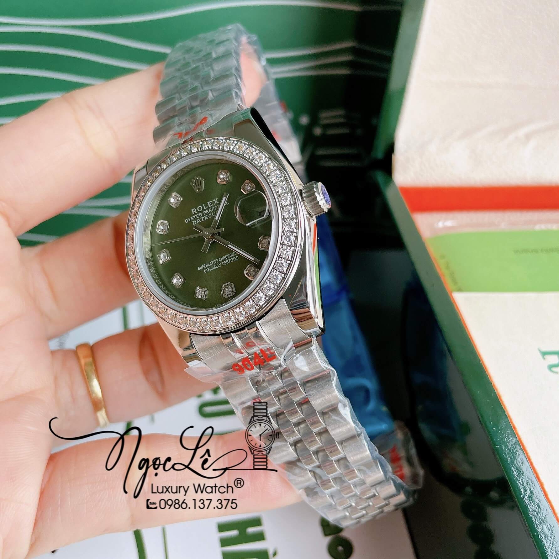 Đồng Hồ Nữ Rolex Datejust Pin Màu Bạc Mặt Xanh Rêu Đính Đá Size 32mm Full Box