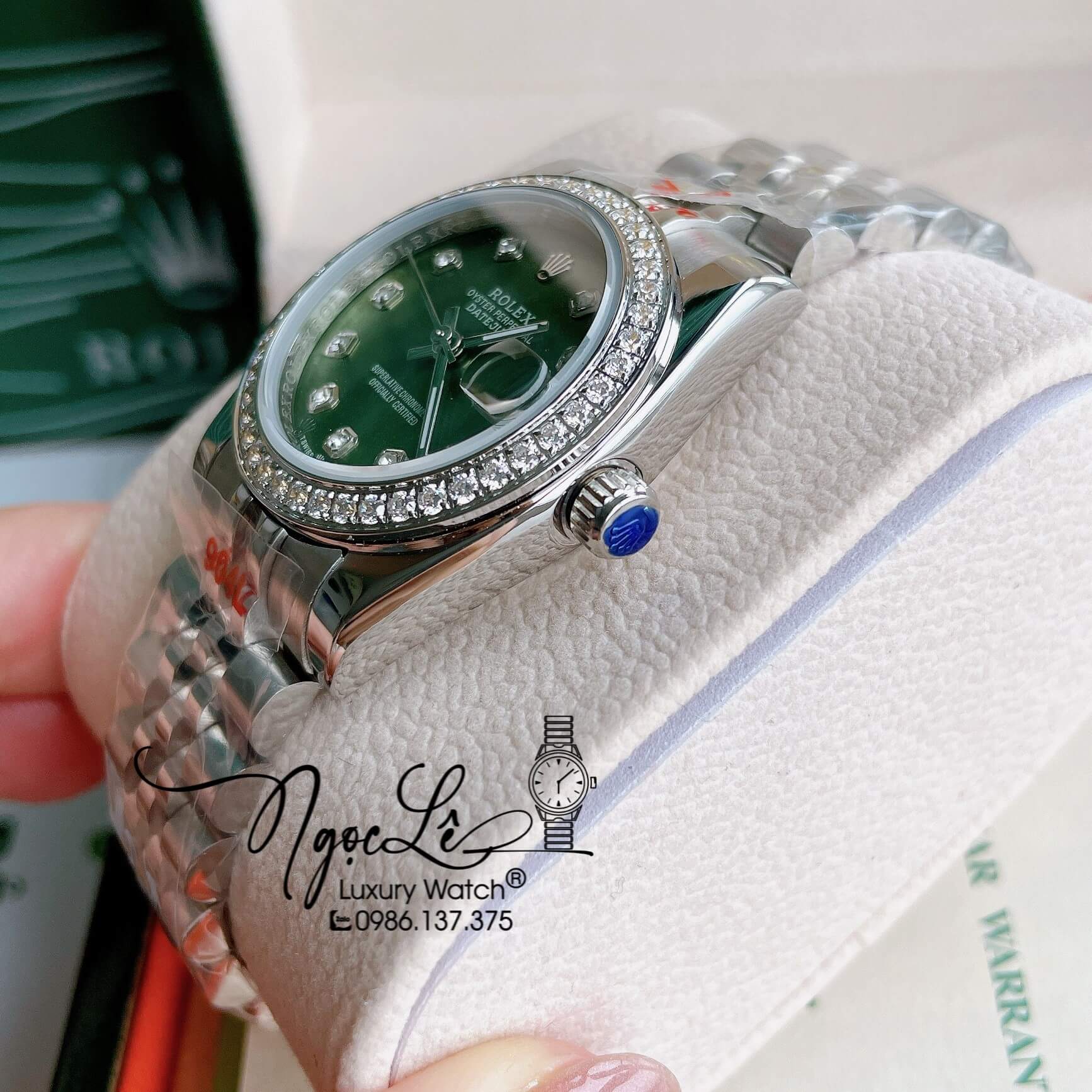 Đồng Hồ Nữ Rolex Datejust Pin Màu Bạc Mặt Xanh Rêu Đính Đá Size 32mm Full Box
