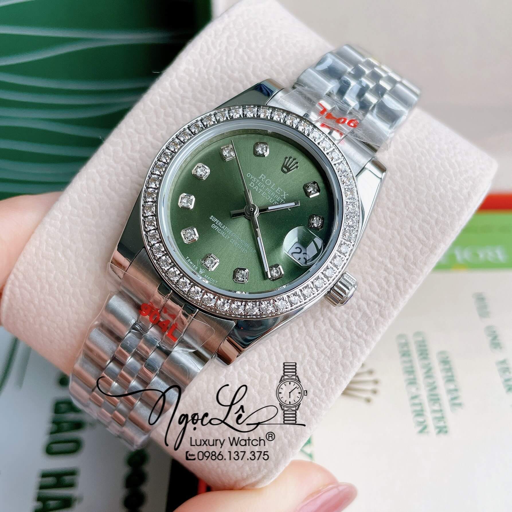 Đồng Hồ Nữ Rolex Datejust Pin Màu Bạc Mặt Xanh Rêu Đính Đá Size 32mm Full Box