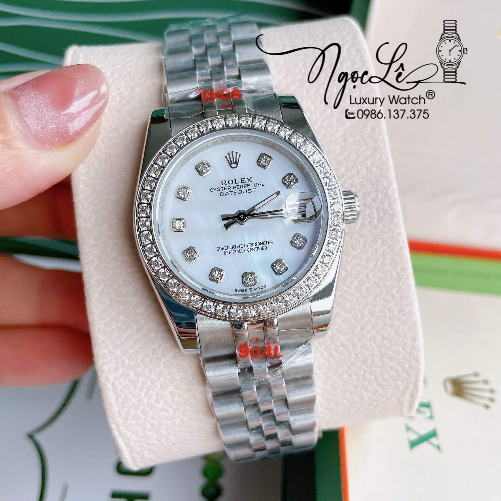 Đồng Hồ Nữ Rolex Datejust Pin Màu Bạc Mặt Trắng Xà Cừ Đính Đá Size 32mm FullBox