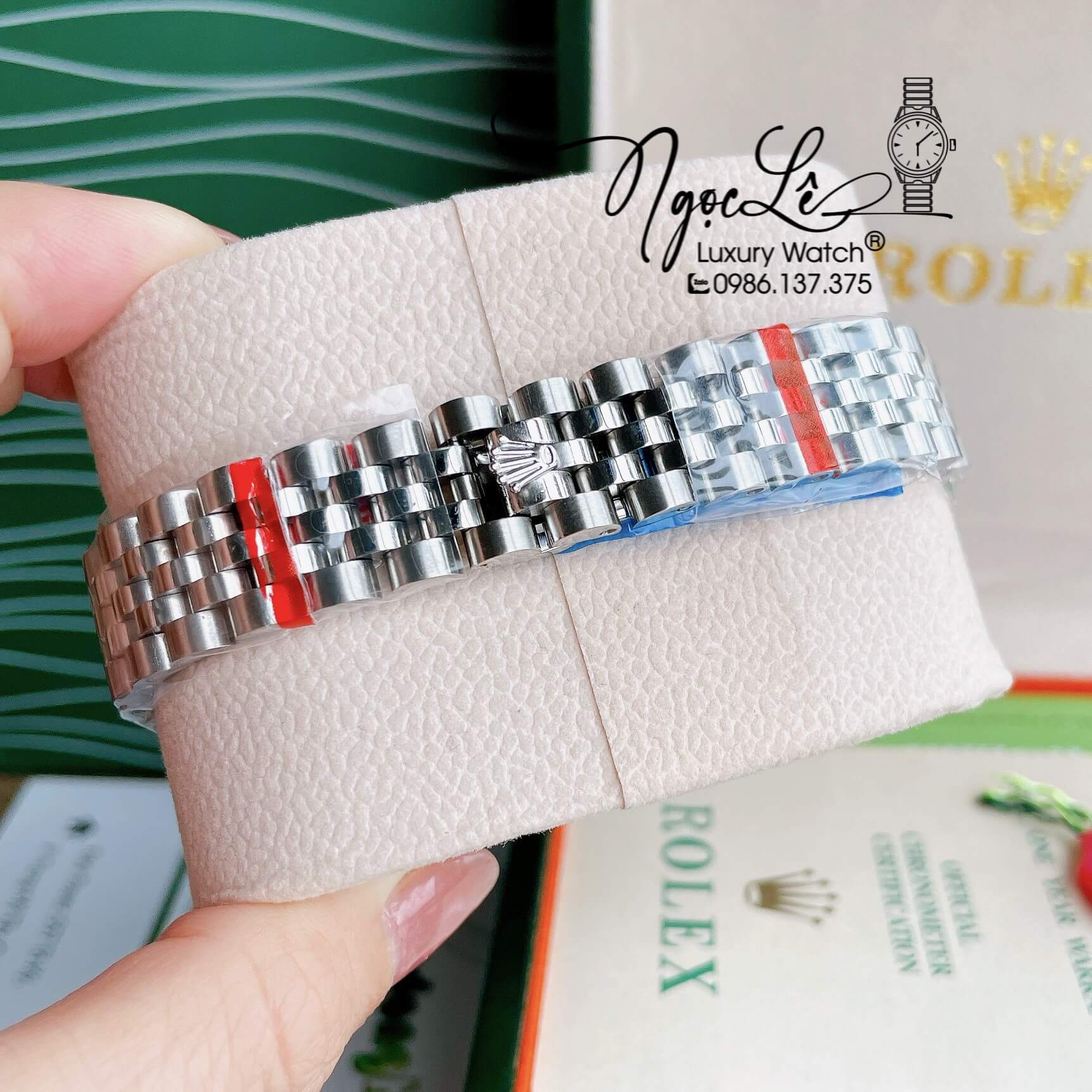 Đồng Hồ Nữ Rolex Datejust Pin Màu Bạc Mặt Trắng Xà Cừ Đính Đá Size 32mm FullBox