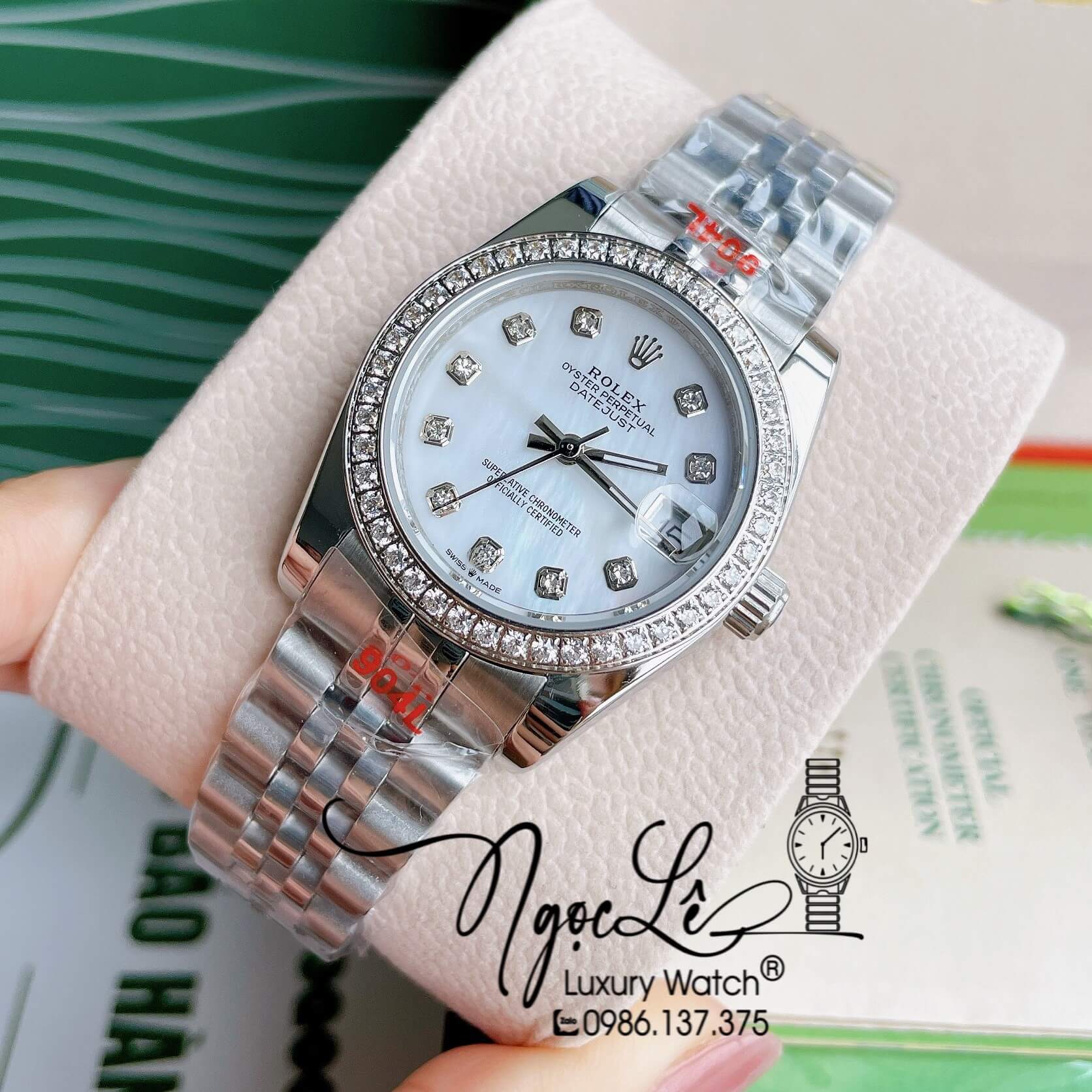 Đồng Hồ Nữ Rolex Datejust Pin Màu Bạc Mặt Trắng Xà Cừ Đính Đá Size 32mm FullBox