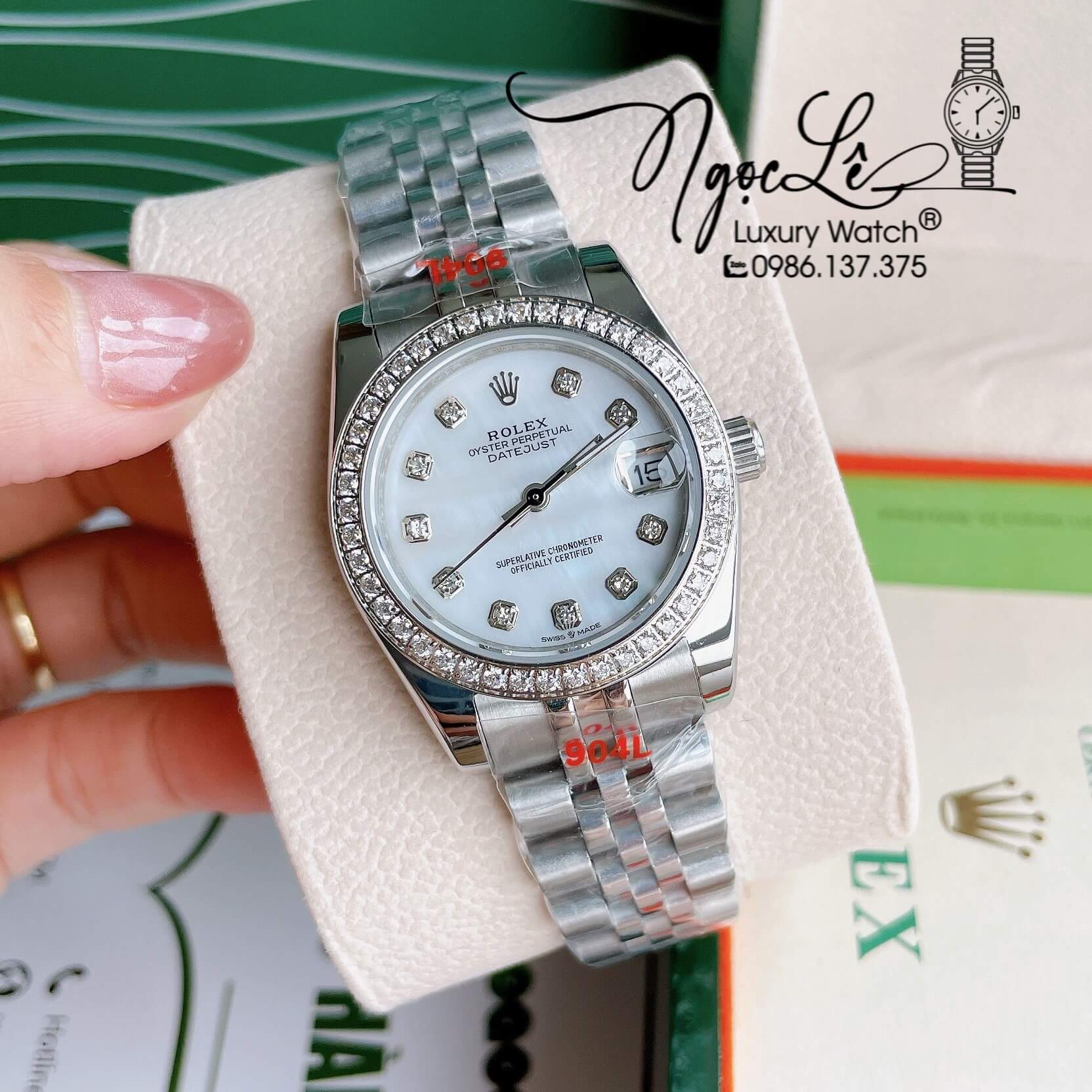 Đồng Hồ Nữ Rolex Datejust Pin Màu Bạc Mặt Trắng Xà Cừ Đính Đá Size 32mm FullBox
