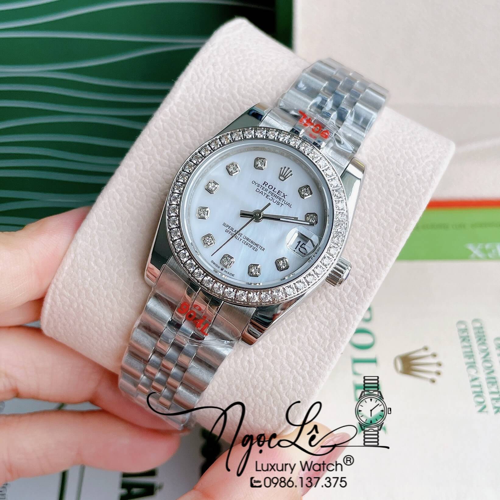 Đồng Hồ Nữ Rolex Datejust Pin Màu Bạc Mặt Trắng Xà Cừ Đính Đá Size 32mm FullBox