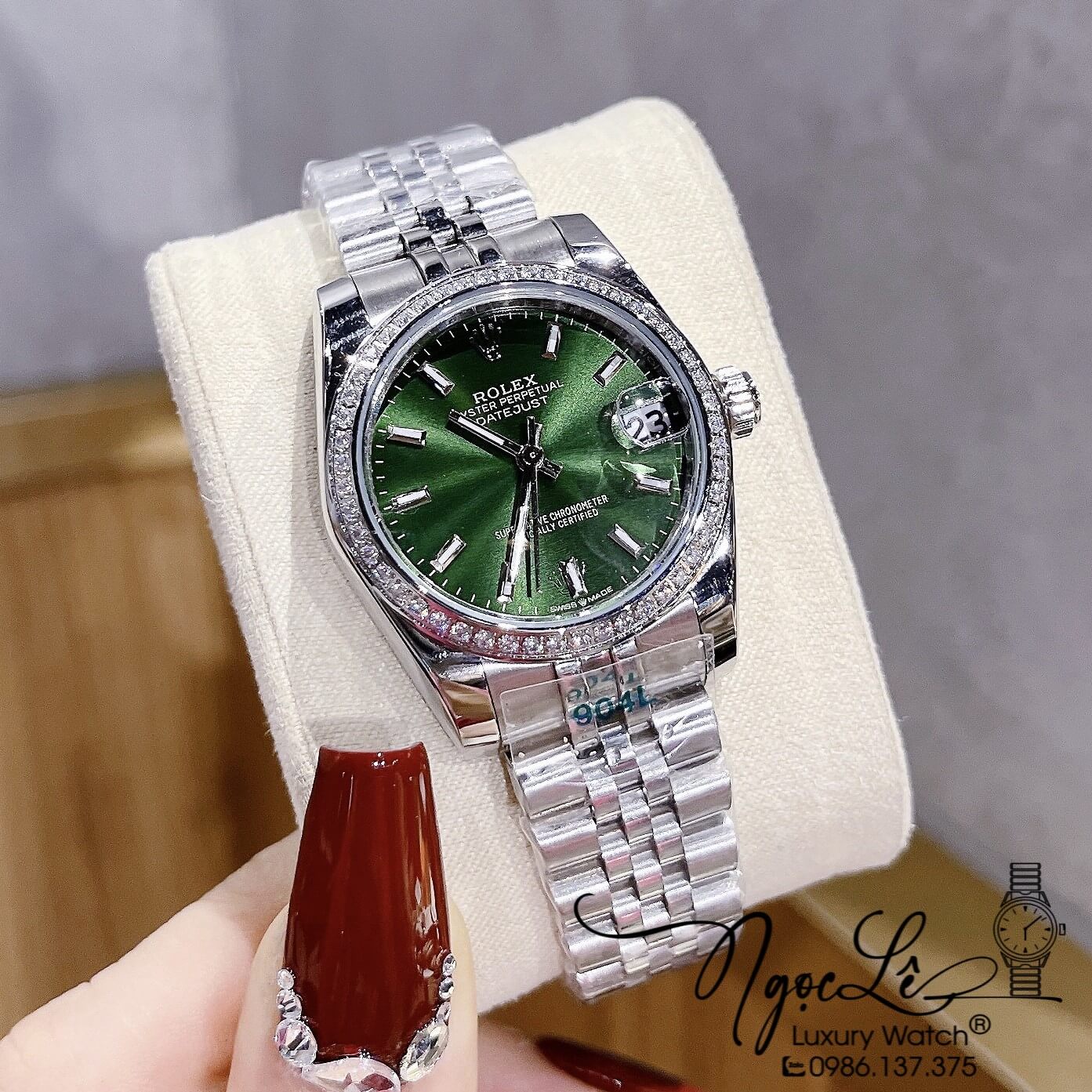 Đồng Hồ Nữ Rolex Datejust Pin Màu Bạc Mặt Xanh Lục Đính Đá Size 32mm