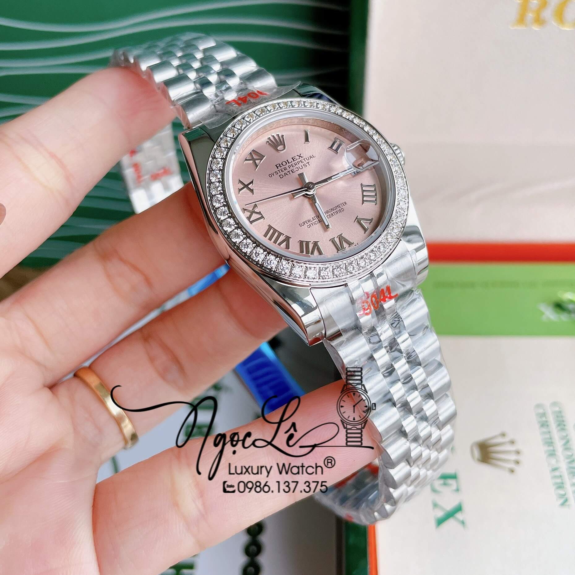 Đồng Hồ Nữ Rolex Datejust Pin Màu Bạc Mặt Hồng Nhạt Đính Đá Size 32mm Full Box