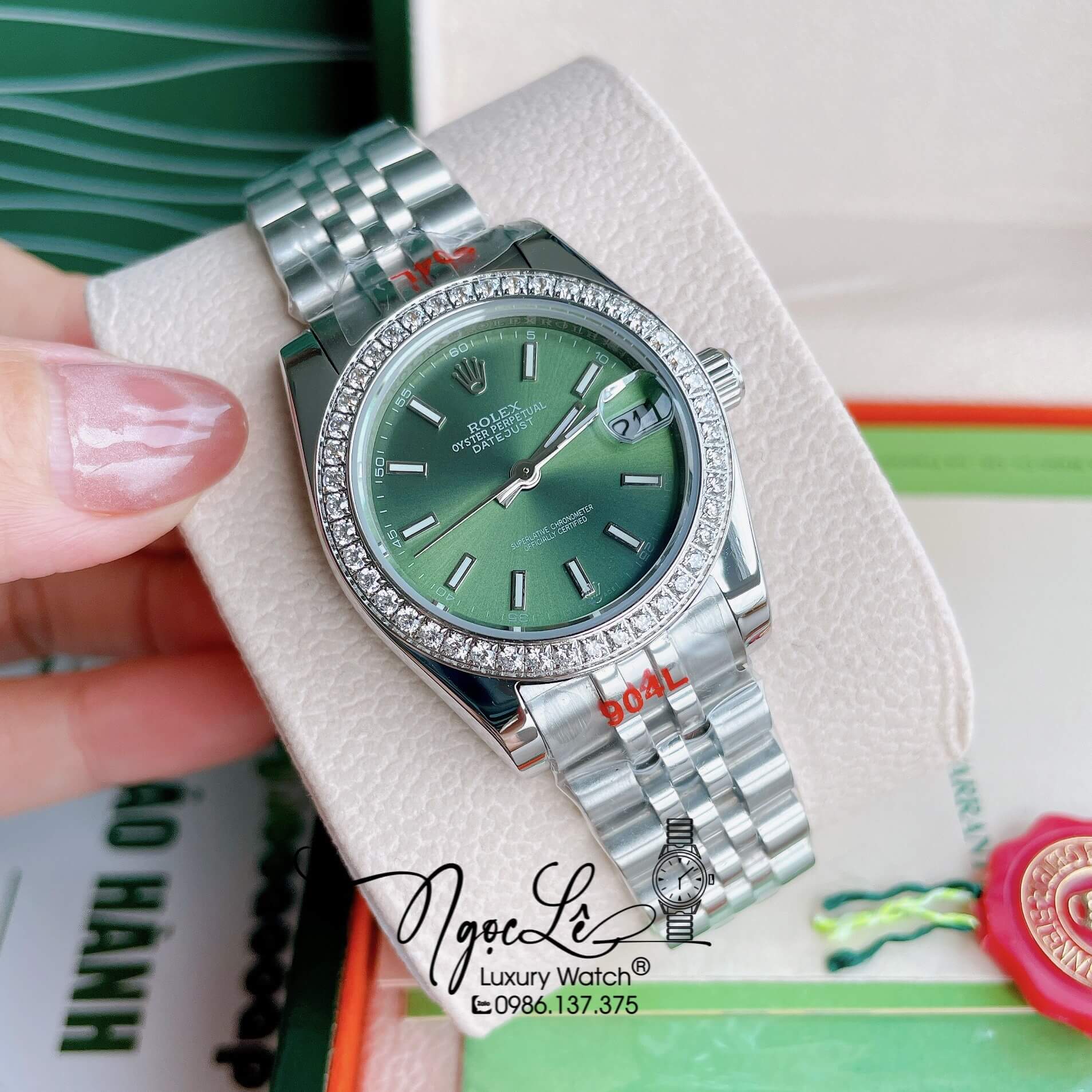 Đồng Hồ Nữ Rolex Datejust Pin Màu Bạc Mặt Xanh Rêu Đính Đá Size 32mm Full Box