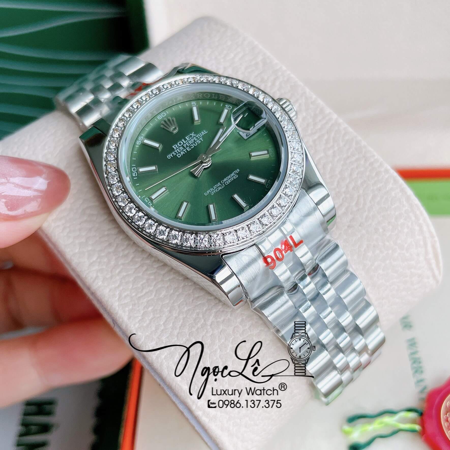 Đồng Hồ Nữ Rolex Datejust Pin Màu Bạc Mặt Xanh Rêu Đính Đá Size 32mm Full Box