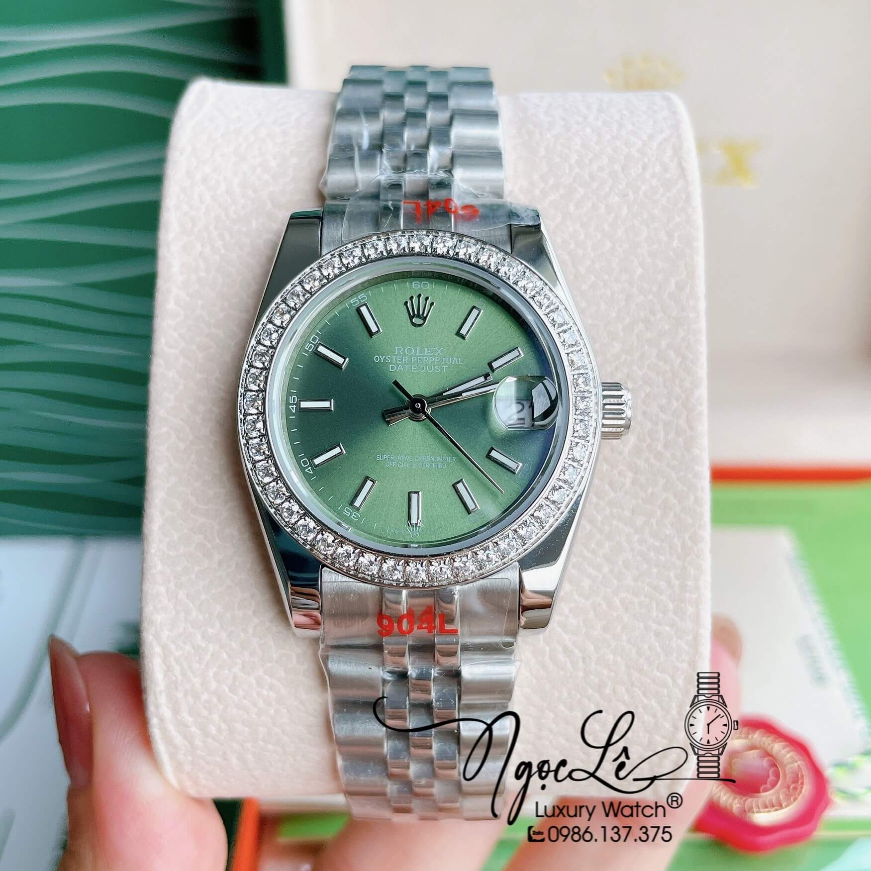 Đồng Hồ Nữ Rolex Datejust Pin Màu Bạc Mặt Xanh Rêu Đính Đá Size 32mm Full Box