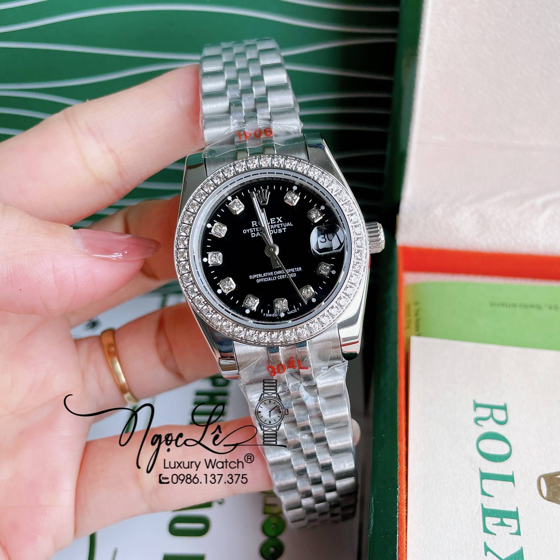 Đồng Hồ Nữ Rolex Datejust Pin Màu Bạc Mặt Đen Đính Đá Size 32mm