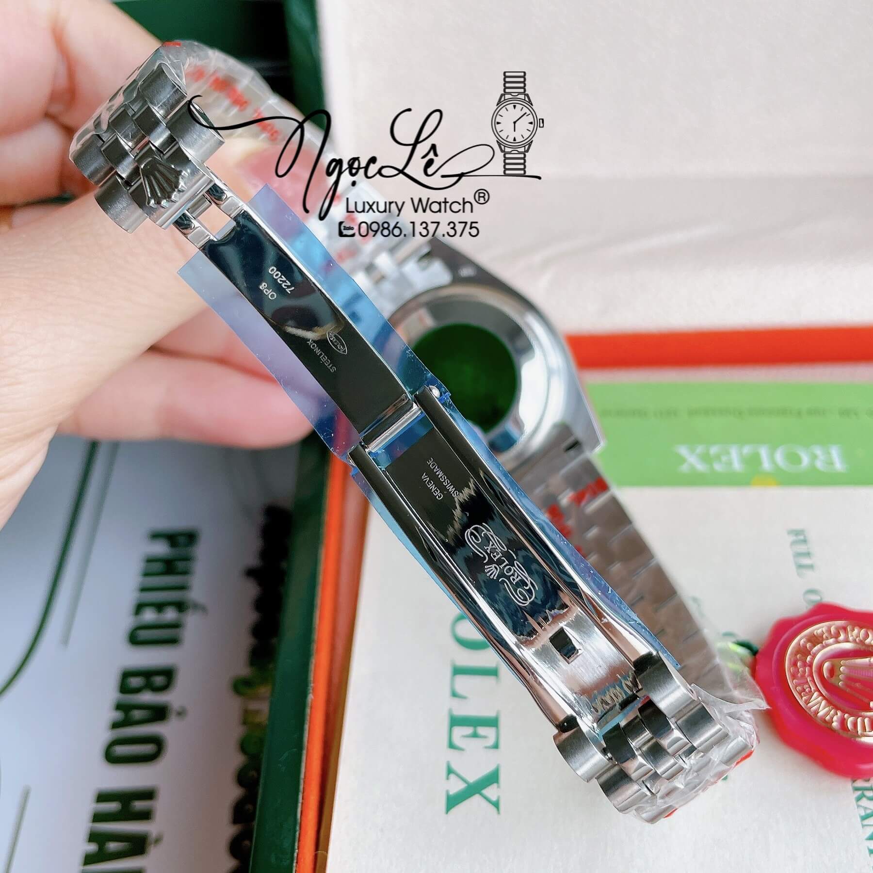 Đồng Hồ Nữ Rolex Datejust Pin Màu Bạc Mặt Xanh Coban Đính Đá Size 32mm Full Box