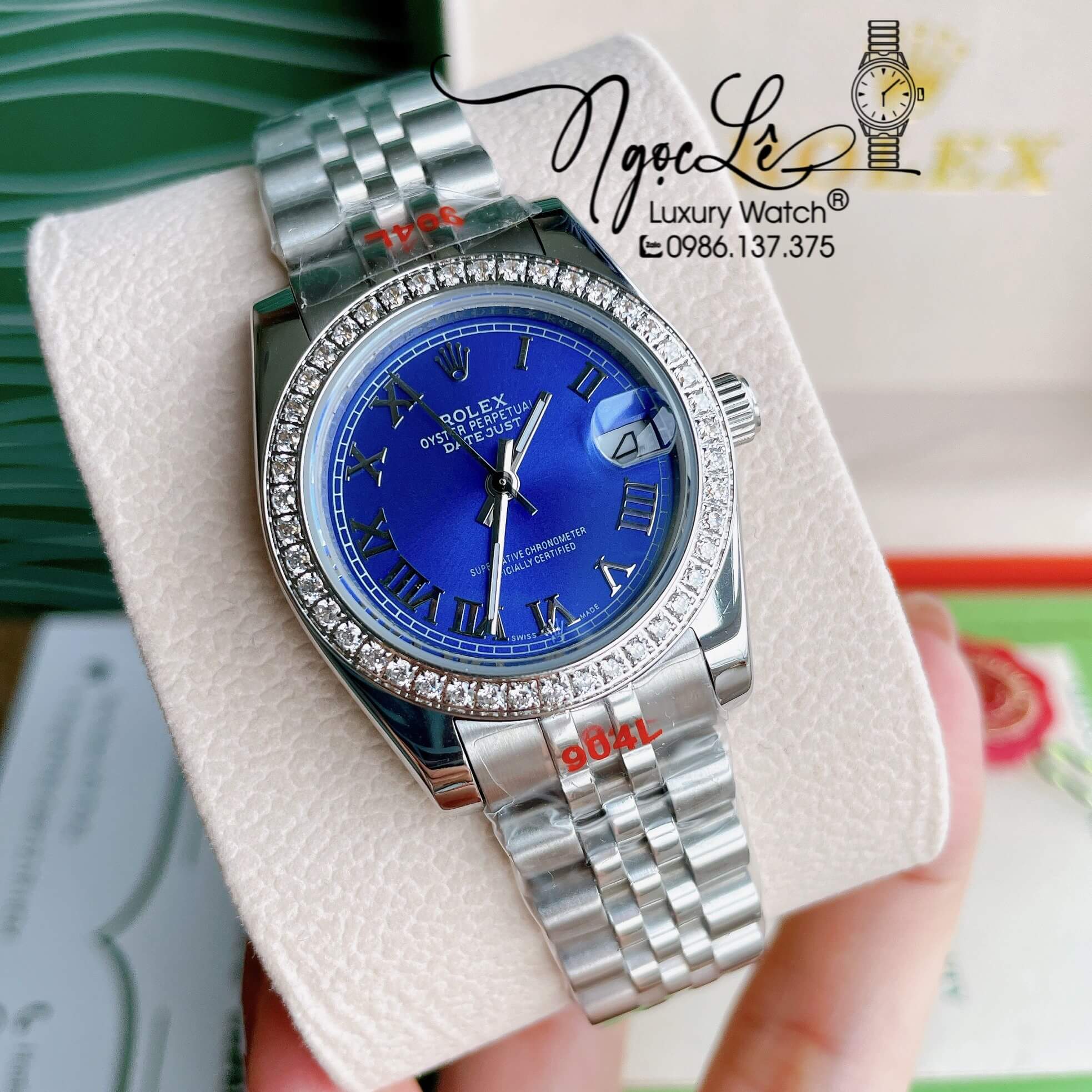 Đồng Hồ Nữ Rolex Datejust Pin Màu Bạc Mặt Xanh Coban Đính Đá Size 32mm Full Box