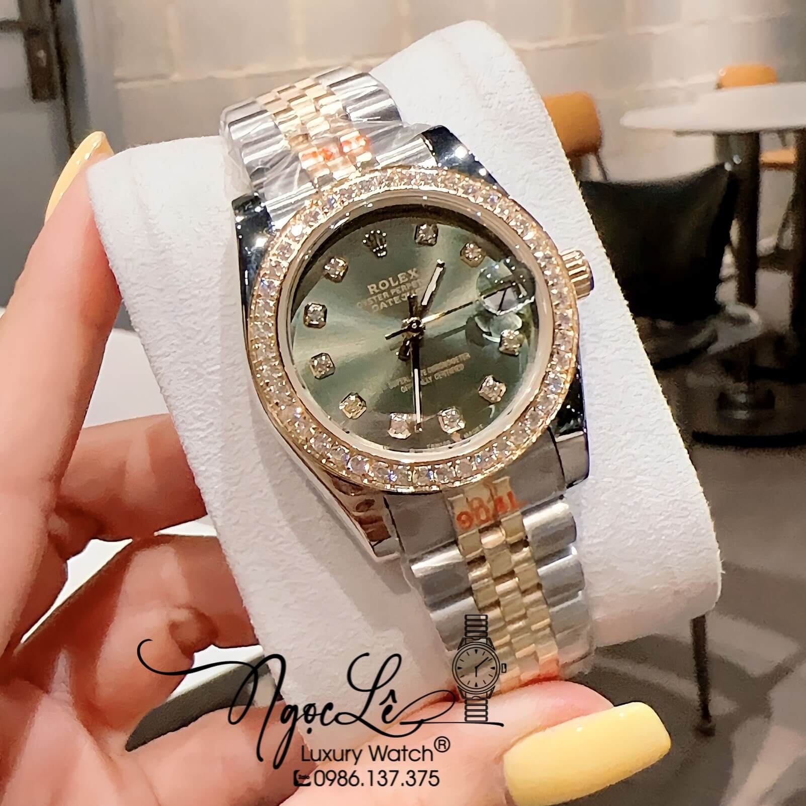 Đồng Hồ Nữ Rolex Datejust Pin Màu Demi Vàng Mặt Xanh Rêu Đính Đá Size 32mm