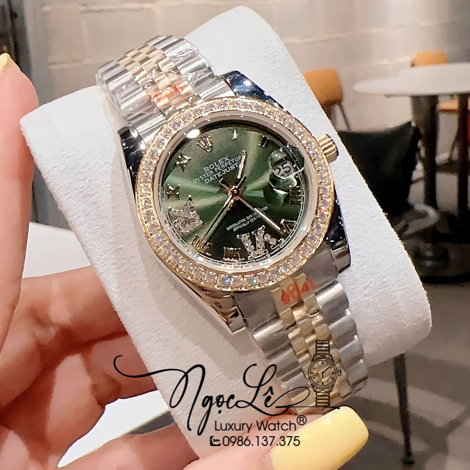 Đồng Hồ Nữ Rolex Datejust Pin Màu Demi Vàng Mặt Xanh Rêu Đính Đá Size 32mm
