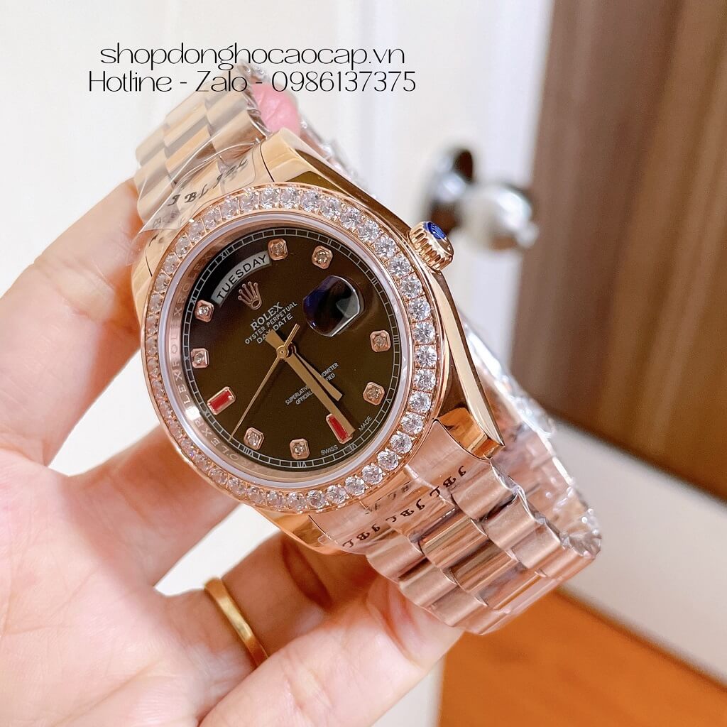 Đồng Hồ Rolex Day-Date Nam Automatic Vỏ Rose Gold Mặt Nâu Viền Đá 41mm