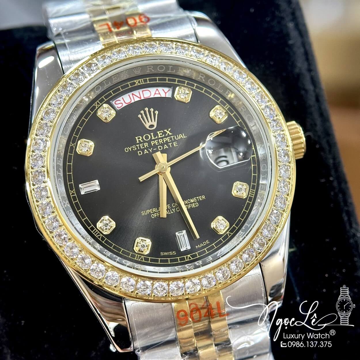 Đồng Hồ Rolex Day-Date Tự Động Dây Kim Loại Demi Vàng Mặt Đen Viền Đá Size 41mm