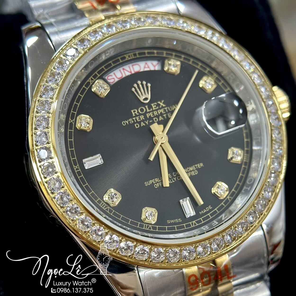 Đồng Hồ Rolex Day-Date Tự Động Dây Kim Loại Demi Vàng Mặt Đen Viền Đá Size 41mm