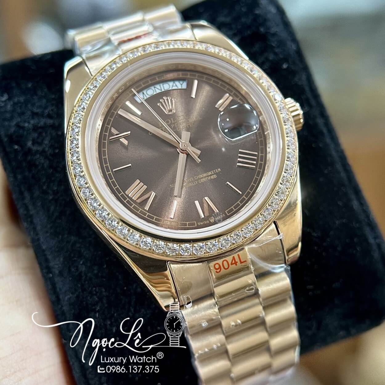 Đồng Hồ Rolex Day-Date Tự Động Dây Kim Loại Rose Gold Mặt Nâu Viền Đá Size 41mm